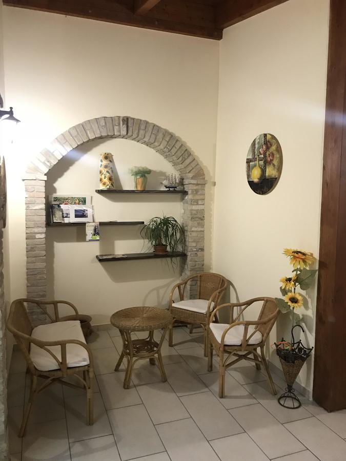 Lo Scacciapensieri Guest House ฟรานคาวิลลา อัลมาเร ภายนอก รูปภาพ